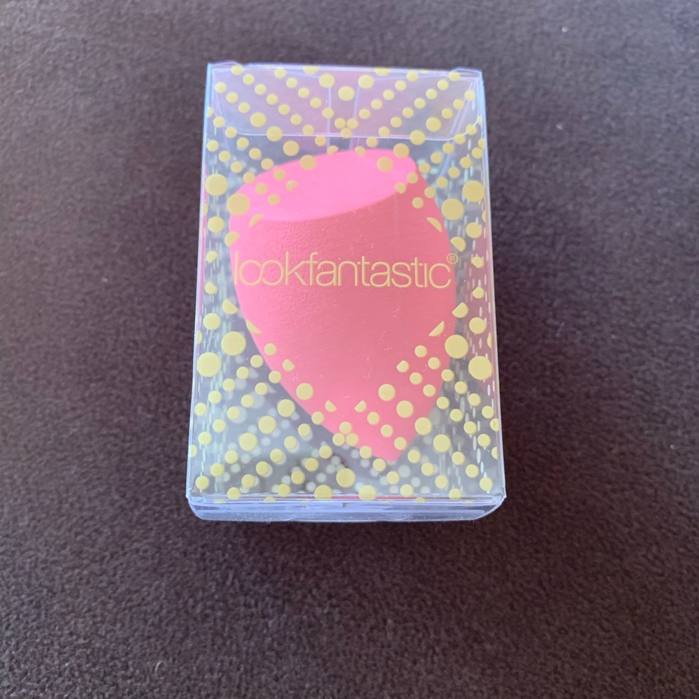 $3 shipping Look Fantastic beauty blender